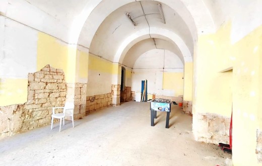 Comodissimo, Locale Centralissimo