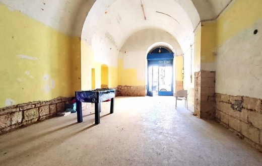 Comodissimo, Locale Centralissimo